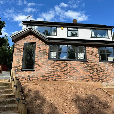 Modern 2 Bedroom Apartment Frodsham Exterior photo