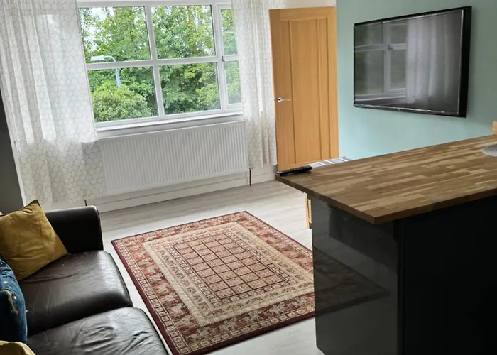 Modern 2 Bedroom Apartment